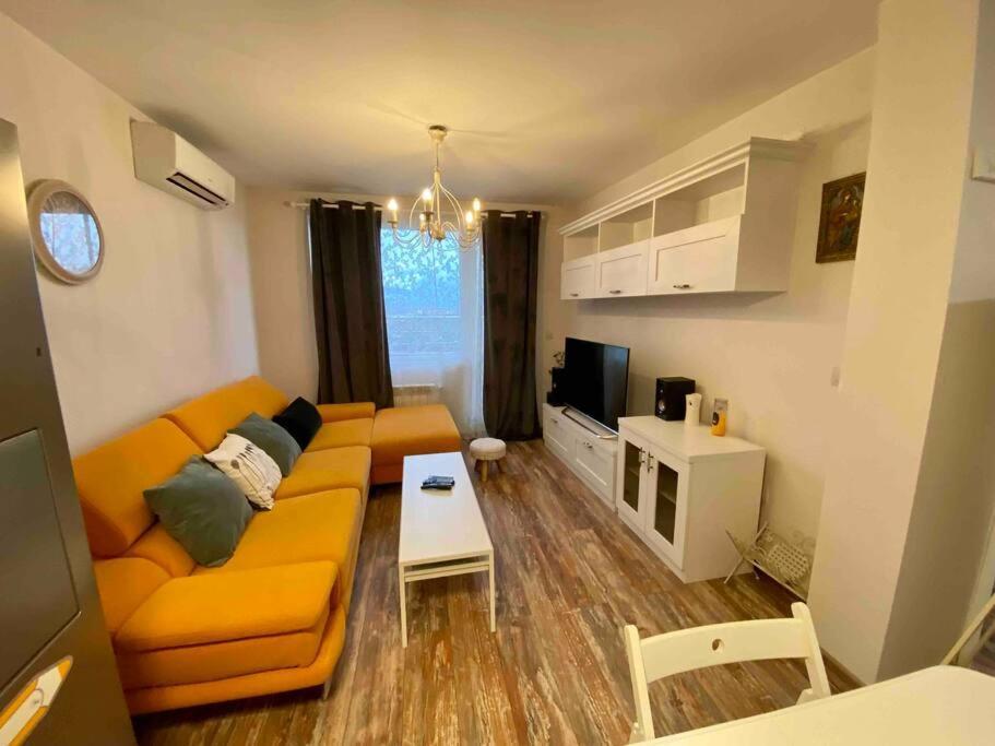 Apartment Stylish Magenta - Terrace & Free Parking *